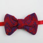 Knitted bow tie in heart/ar..
