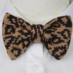 Knitted bow tie in leopard ..